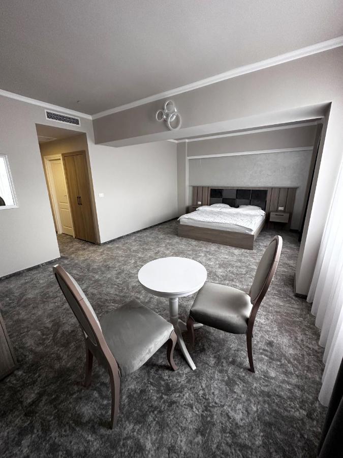 Auberge de jeunesse Romula Imperial à Caracal Extérieur photo